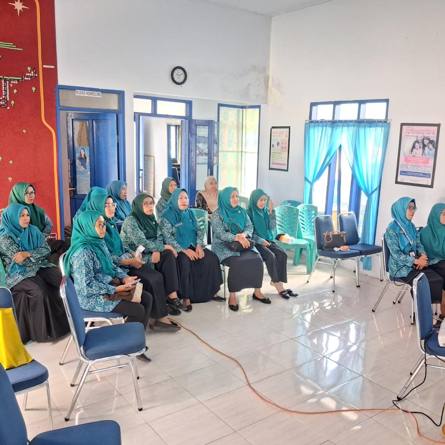 Harmoni Warna Dalam Sinergi Zoom Meeting Pokja II Galery Pelangi Di Aula Penyuluhan KB Sabbangparu 