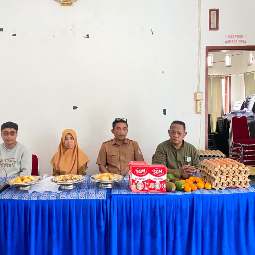Desa Benteng Lompoe Berikan PMT dan Susu kepada Anak Berisiko Stunting sebagai Upaya Peningkatan Giz